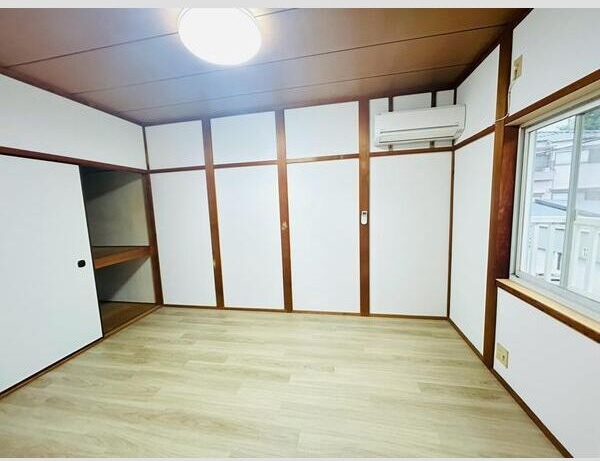 新之栄町車庫付戸建ての収納