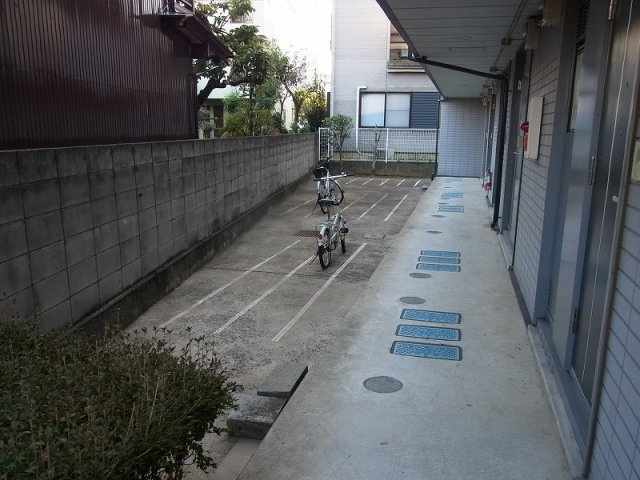 【その他】 | レオパレスアンフィニ | 駐輪場　原付＆自転車のみ駐輪可能