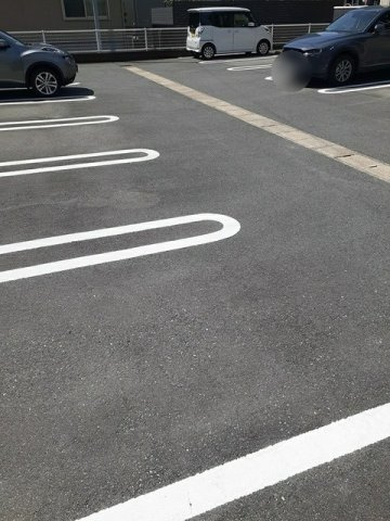 クレールⅡの駐車場