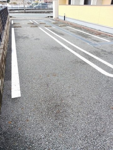 ソレイュ・メゾンⅡの駐車場