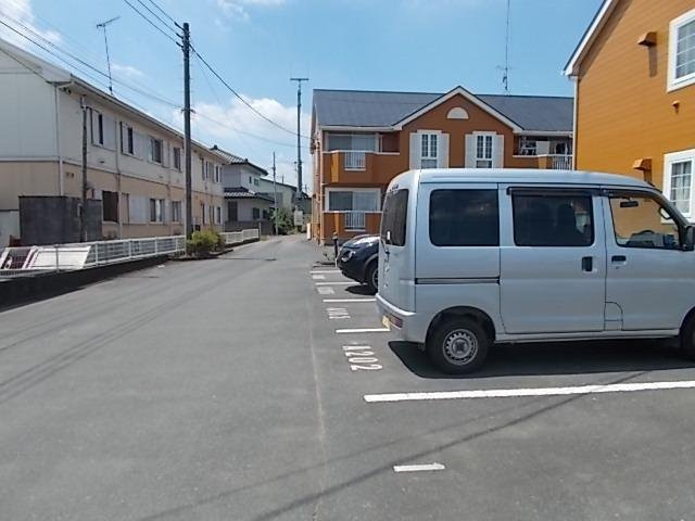 ＦＡＭＩＬＹ　Ⅰの駐車場|カースペースがあります