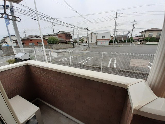 メゾンド　フルールのバルコニー|お洗濯にも便利なバルコニー付き