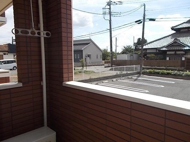 ボンヴィラージュのバルコニー|開放的で明るい空間を演出してくれるバルコニーです