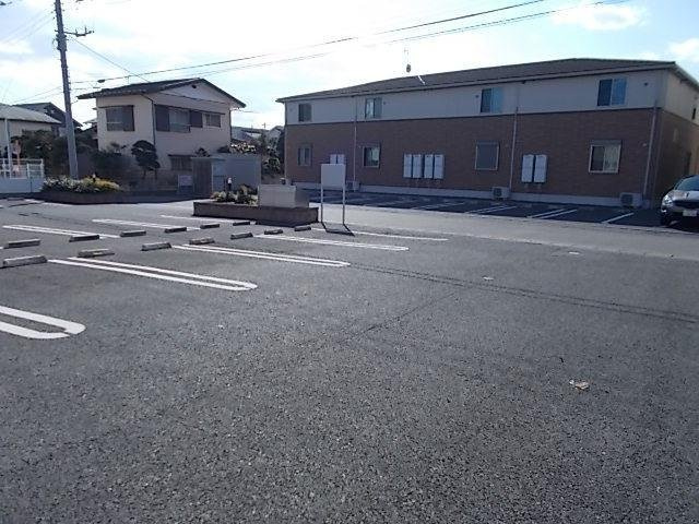 グリーンヒルズの駐車場|駐車場に車を止められます
