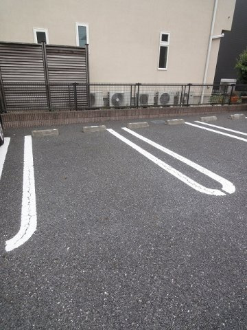 エィチワイティⅡの駐車場|駐車場があります