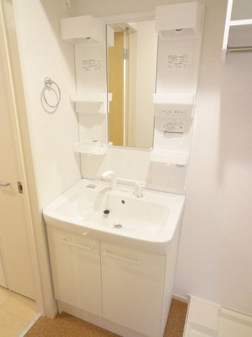 エィチワイティⅡの洗面所|忙しい朝には欠かせない洗面所です