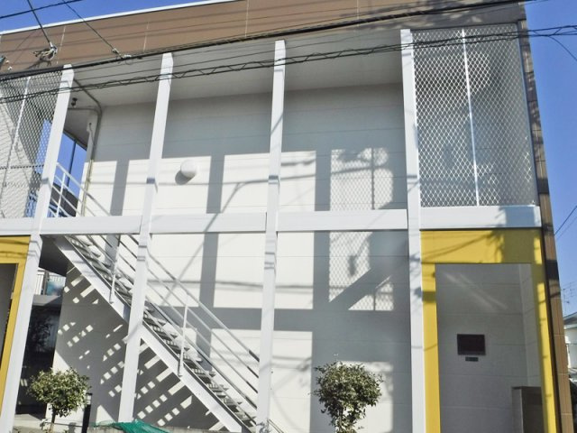 レオパレス境川親水公園の外観