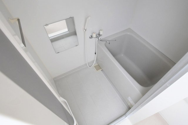 レオパレスＦｌａｔ新栄の浴室