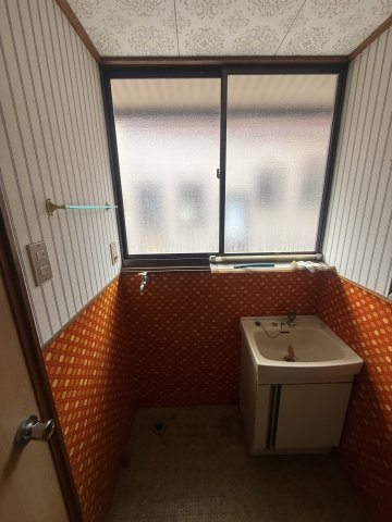 26/9/29NEW　戸建　高山市総和町2丁目の独立洗面台