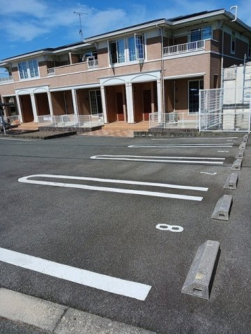 プランドールの駐車場