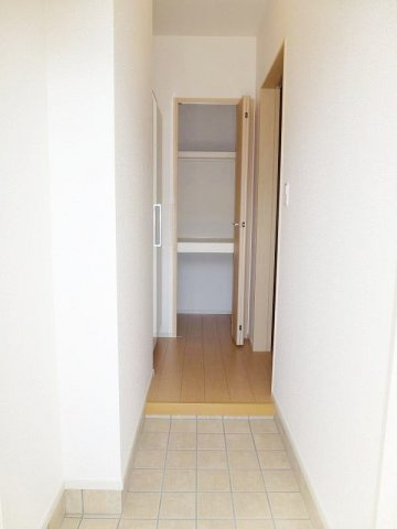 カーサ・エスペランザ　壱番館の玄関