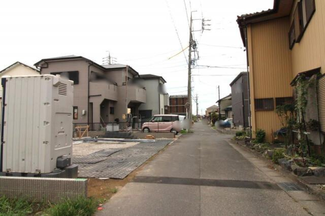 仲介手数料無料）一宮市浅井町前野１棟／１期１号棟の前面道路含む現地写真|9月6日撮影 南側道路（西→東）