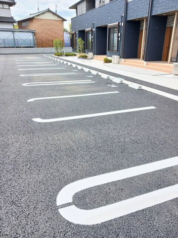 グランテリア瀬戸Ⅱ　Ｄの駐車場