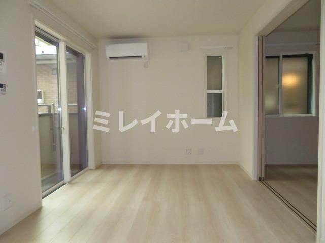 リエゾン池上の居間・リビング|同建物内、別のお部屋の参考写真になります。
