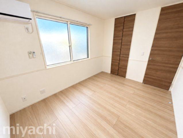 クレスト八万の洋室