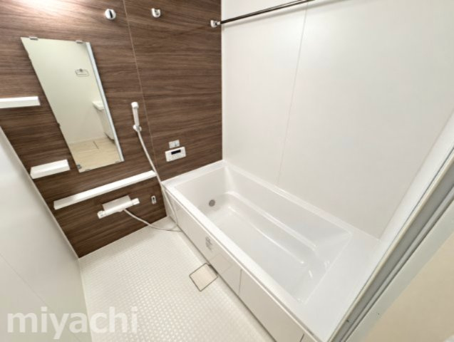 クレスト八万の浴室