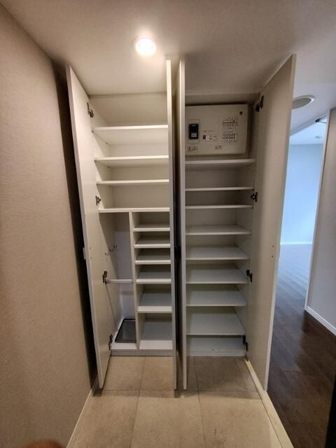 エスティメゾン赤羽の玄関