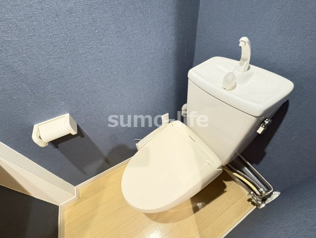 塚口町5丁目戸建のトイレ