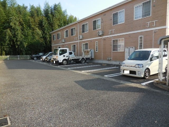 レジデンスさくら台Ｂの駐車場|駐車スペースもあります