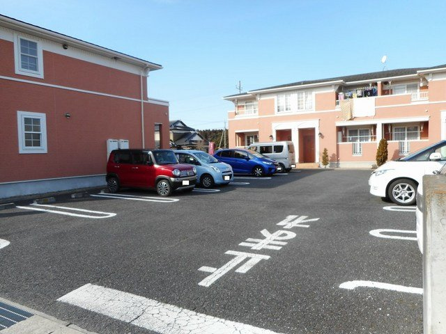 ラフィナート・パレＢの駐車場|駐車場に車を止められます