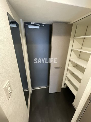 プレリス大阪今里サヴィアの玄関