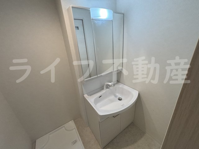 Alivio東大阪Eastの洗面所|ゆったりとスペースのある洗面所