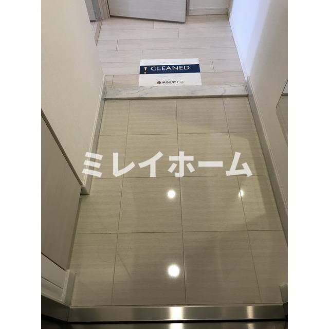 コンフォリア蒲田の玄関