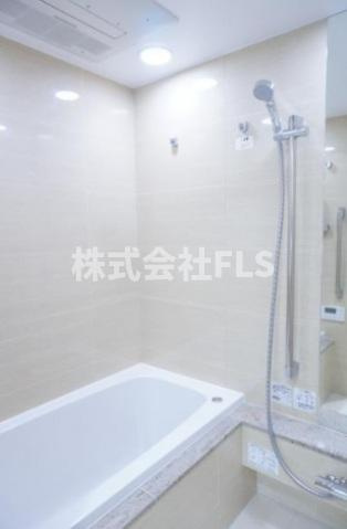 中央区新川２丁目の賃貸マンションの浴室