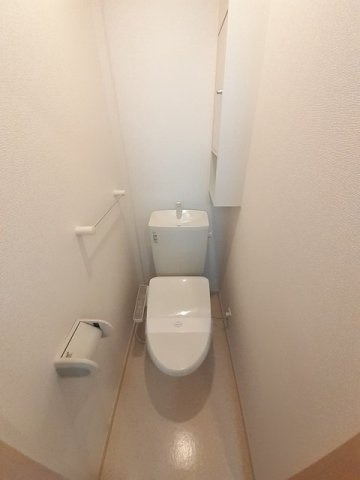 ブラウン窓香のトイレ