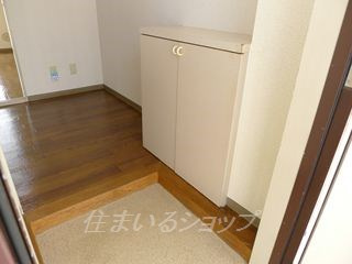 メーゾン植木の玄関