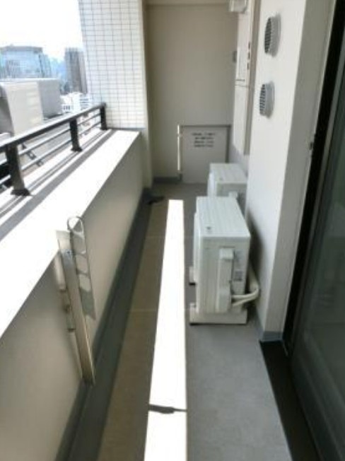 千代田区神田駿河台２丁目の賃貸マンションのバルコニー