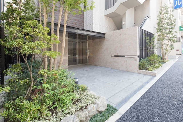 ＩＢＩＳ三番町のエントランス|建物の内部です