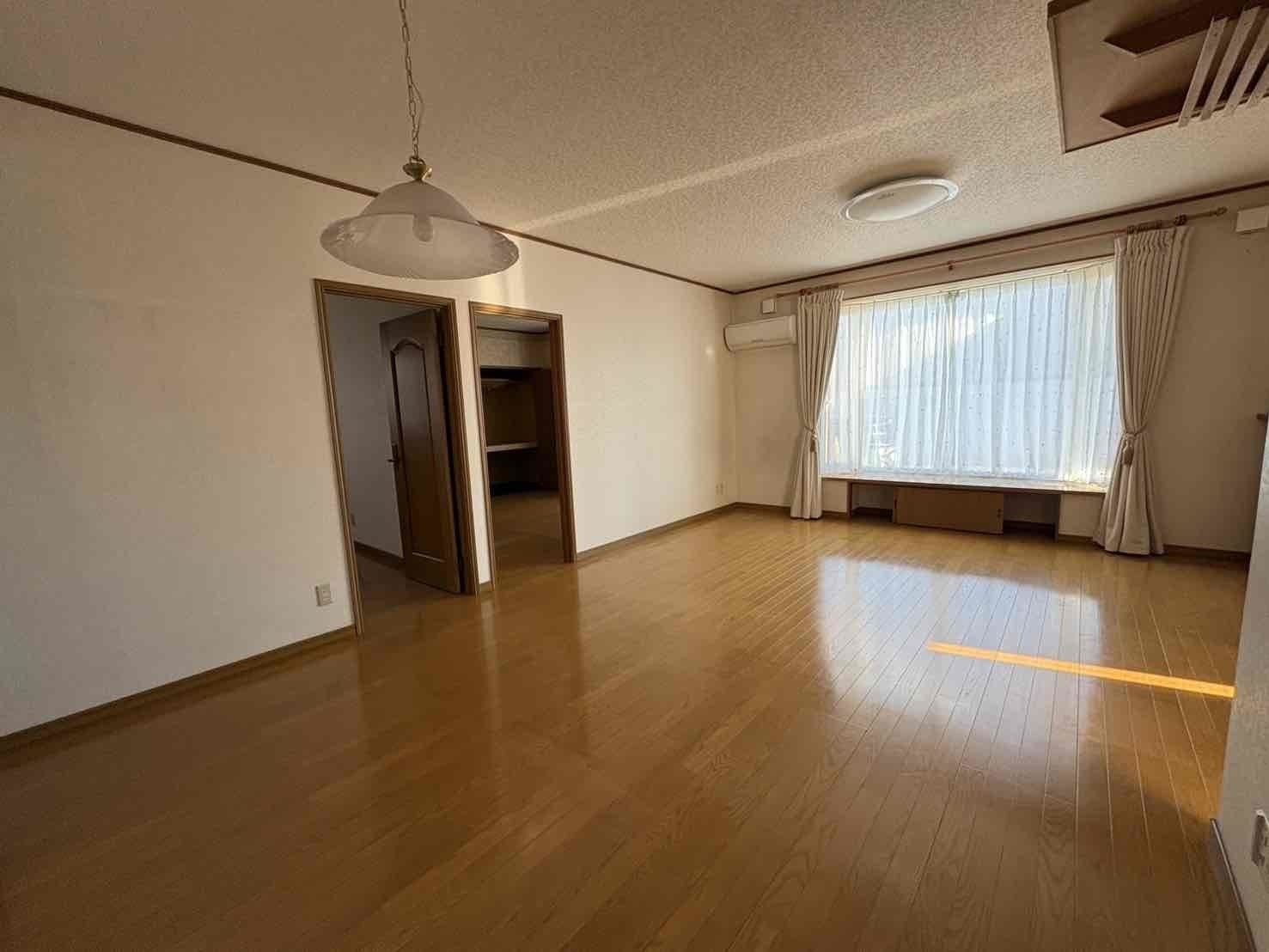 北見市大正127番28　中古売家の居間・リビング