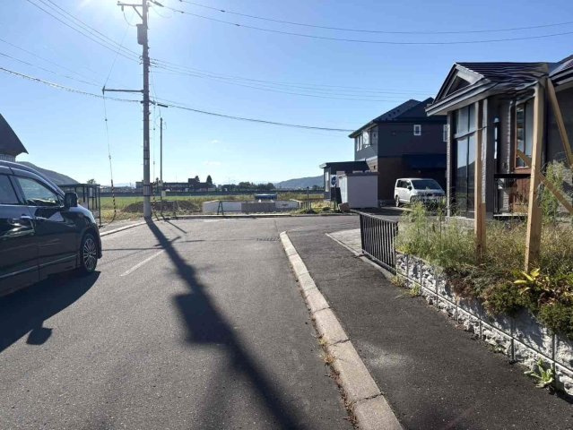 北見市大正127番28　中古売家の前面道路含む現地写真|南側前面道路