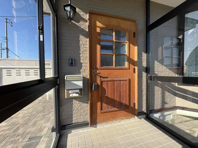 北見市大正127番28　中古売家の玄関