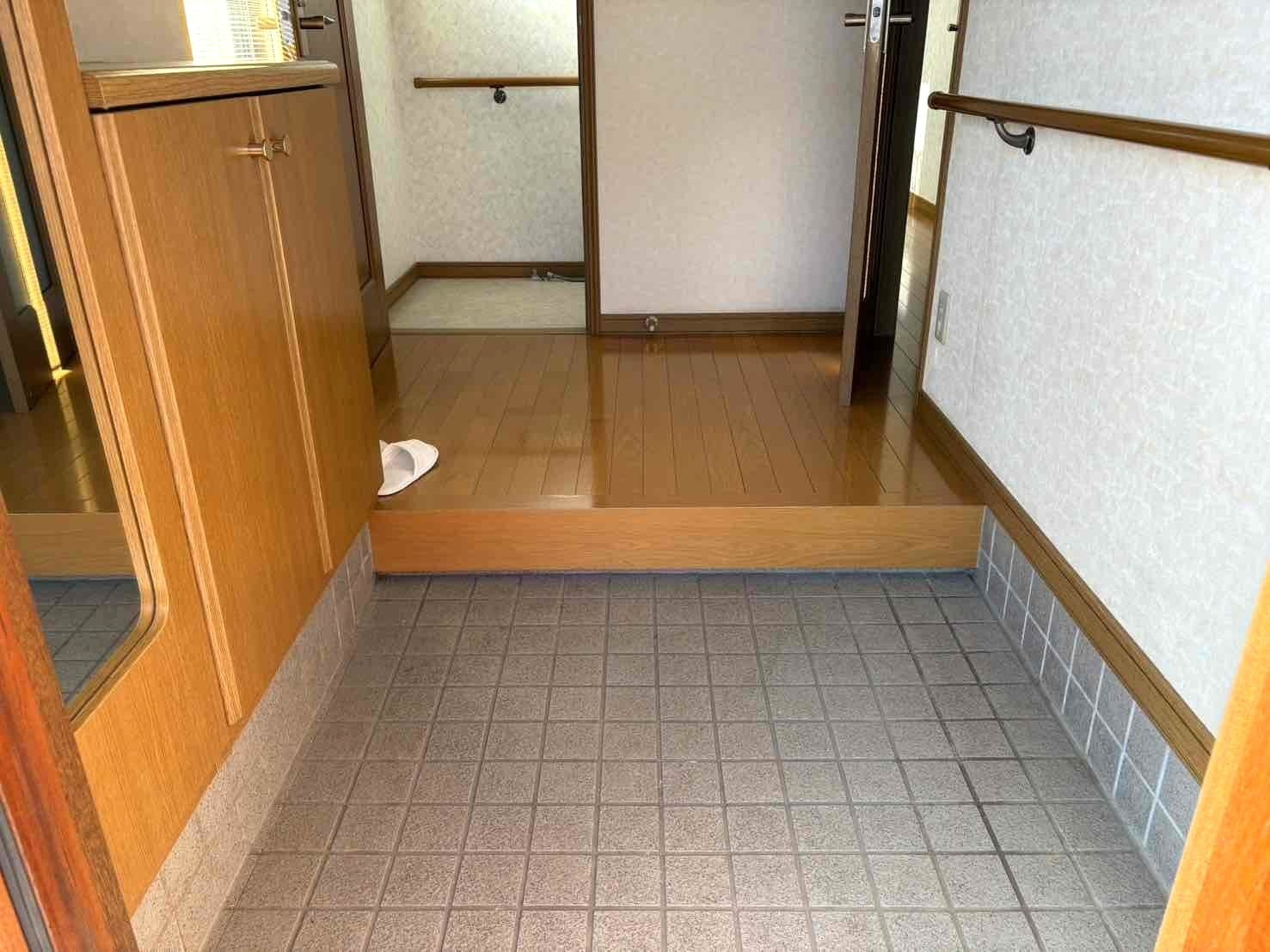 北見市大正127番28　中古売家の玄関
