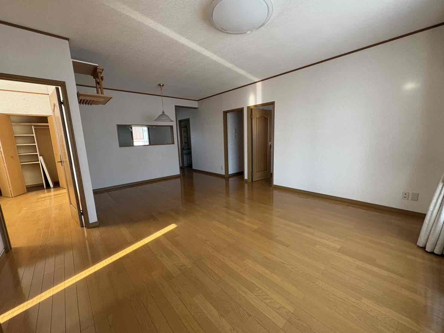 北見市大正127番28　中古売家の居間・リビング