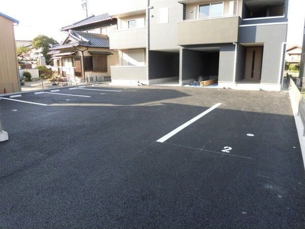 リーブルファイン赤池の駐車場