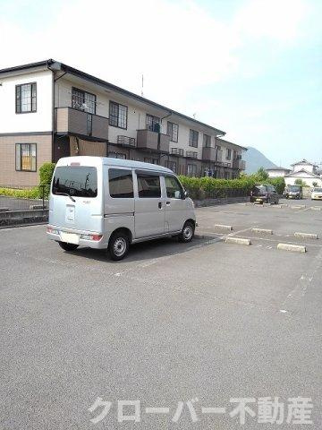 ヌーベル・シャトウ　Ｃの駐車場