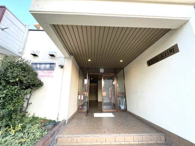 ヴィラ大日町のエントランス