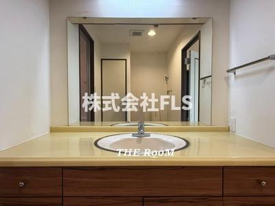 港区南麻布３丁目の賃貸マンションの独立洗面台