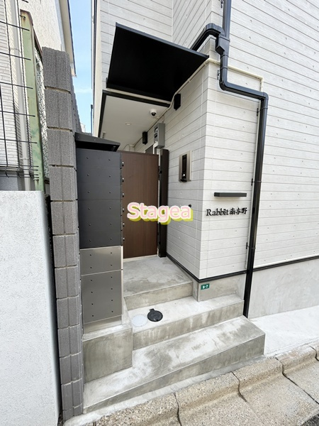 ラビット南与野のエントランス