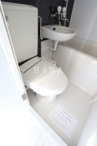 本牧カンパリ・ペリエのトイレ|同物件の参考写真です。