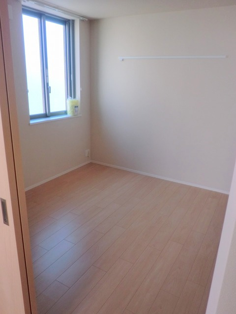 リベルテ中目黒の子供部屋|★キレイなフローリングの角部屋です★