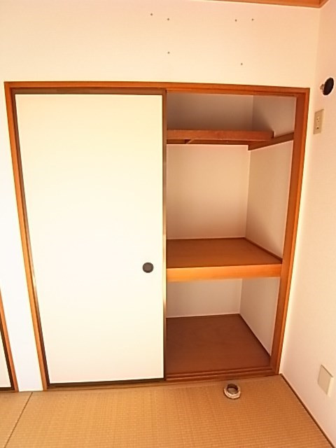 ノイエステ瓦屋