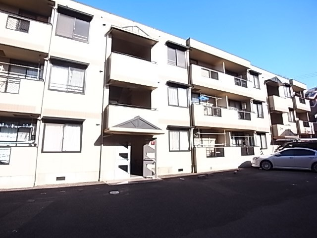 ノイエステ瓦屋の外観