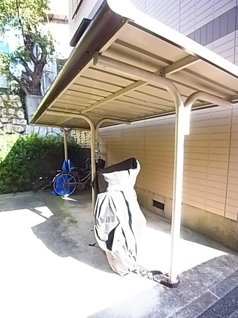 ノイエステ瓦屋の外観