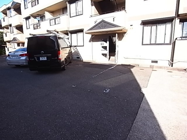 ノイエステ瓦屋の外観