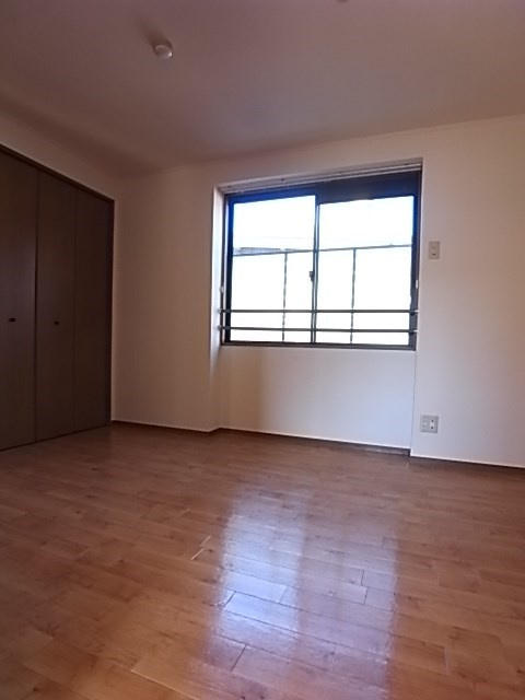 ノイエステ瓦屋の居間・リビング
