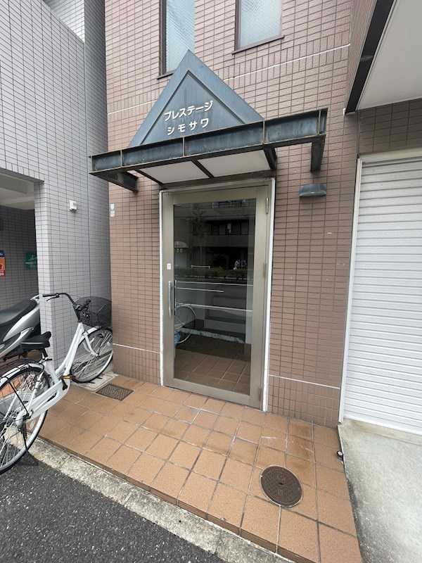 プレステージシモサワのエントランス|エントランスです